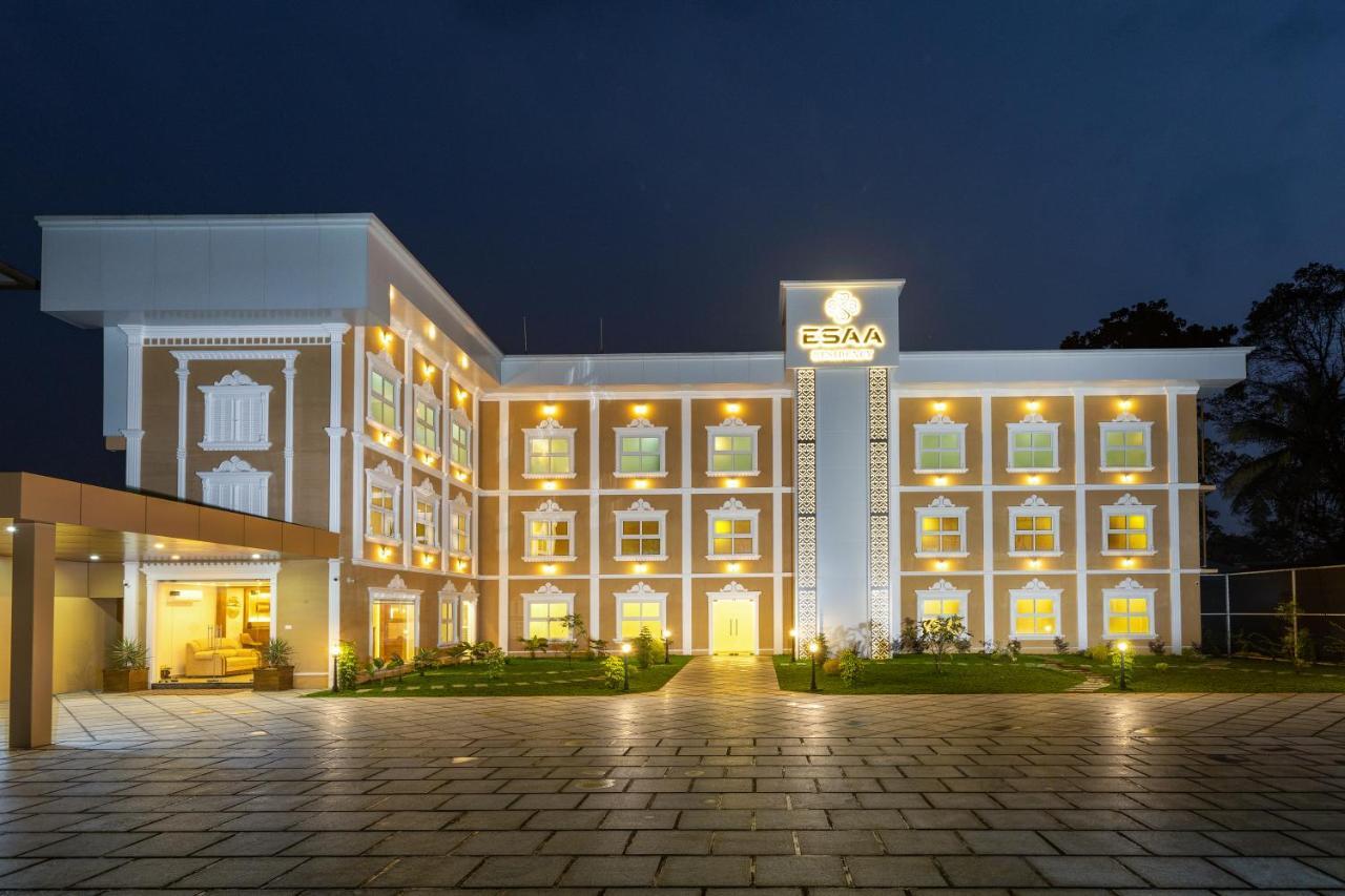 Esaa Airport Hotel Kochi Exterior photo