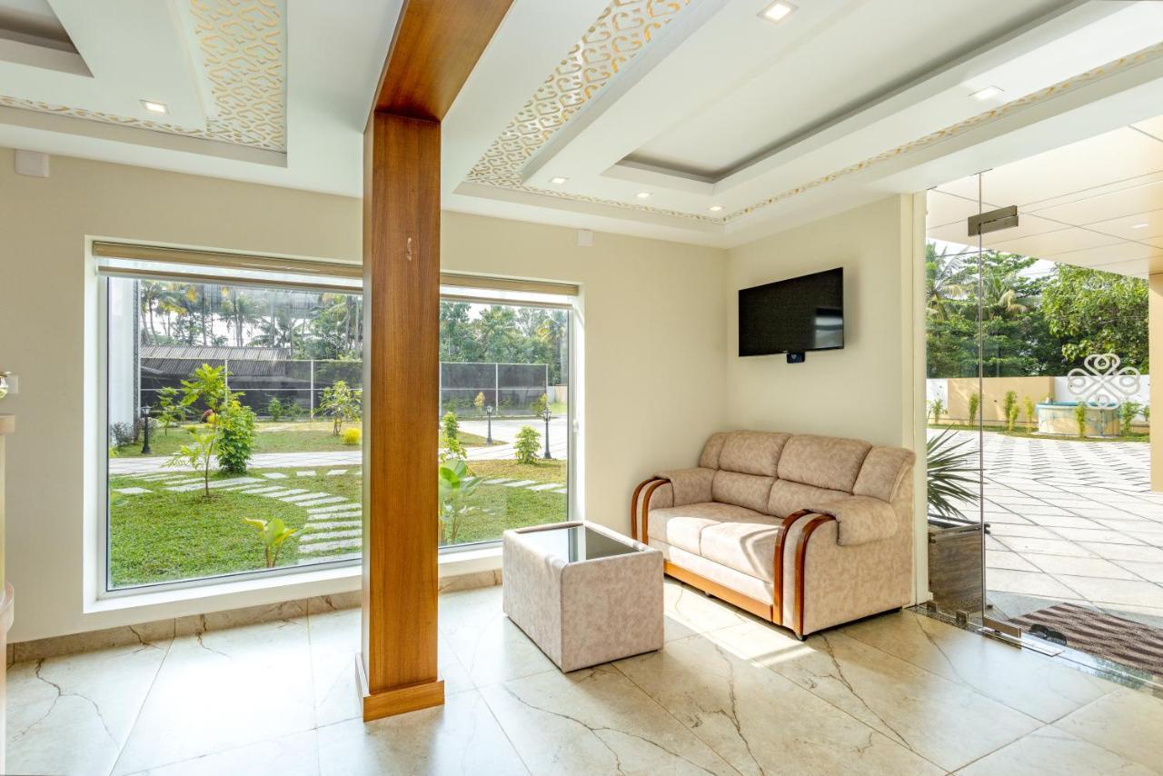 Esaa Airport Hotel Kochi Exterior photo